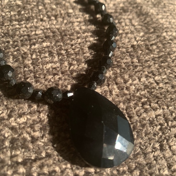 Black crystal necklace - Picture 2 of 3